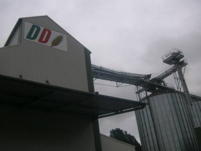 26 Meter hoch sind die neuen Getreidesilos