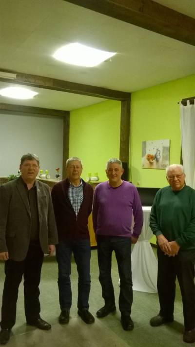 Vorsitzender Dirk Rentz, 2. Sieger Werner Surburg, Sieger Eckhard Otte und Organisator Herbert Hbbel
