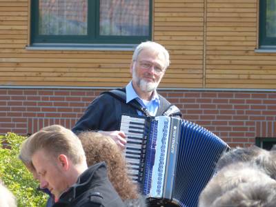 1.Mai-Maibaumaufstellen in Dollbergen - 