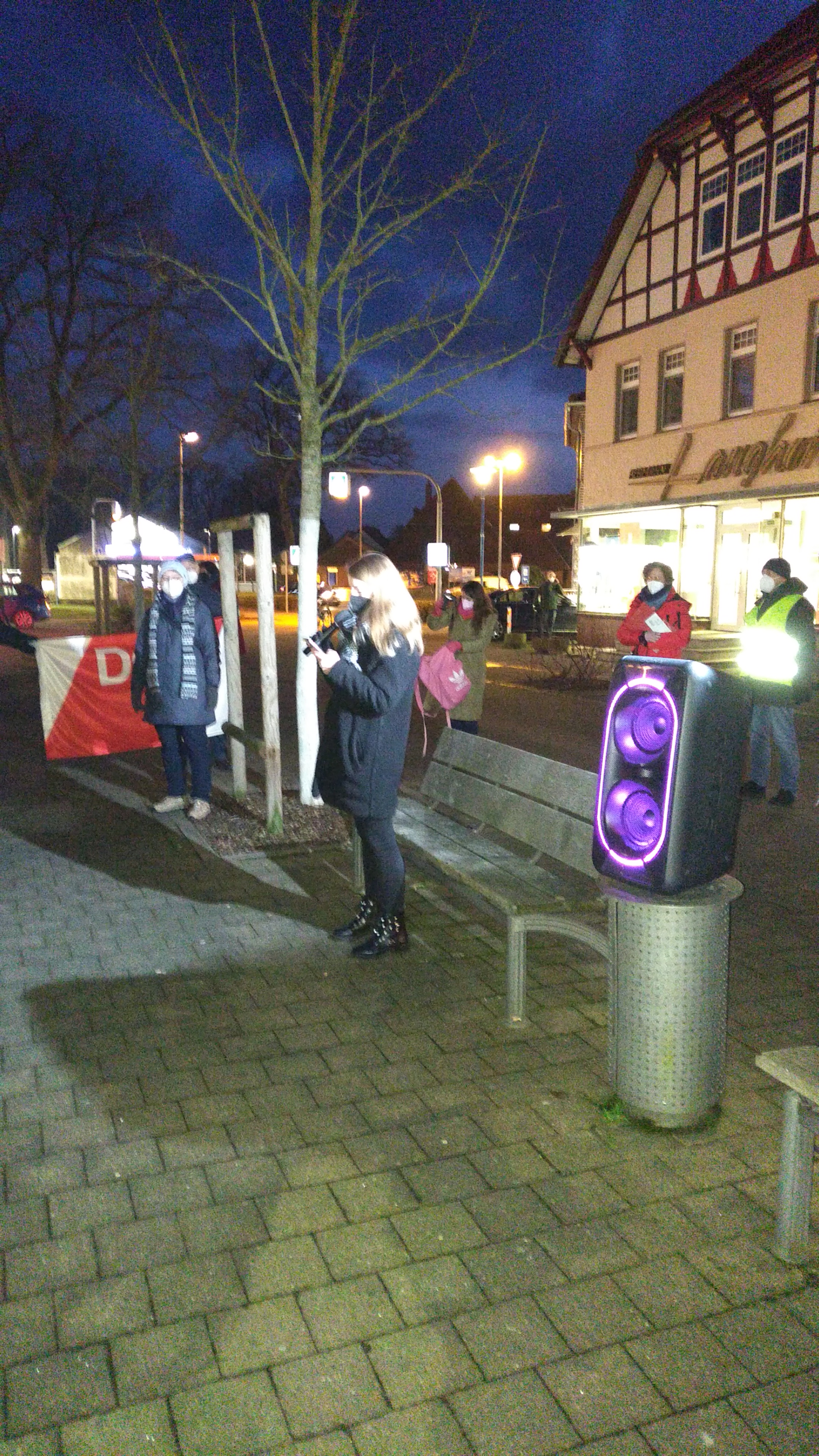 Unsere junge CDU-Ratsfrau Ann-Kathrin Bury whrend ihres Vortrages auf dem Hindenburgplatz